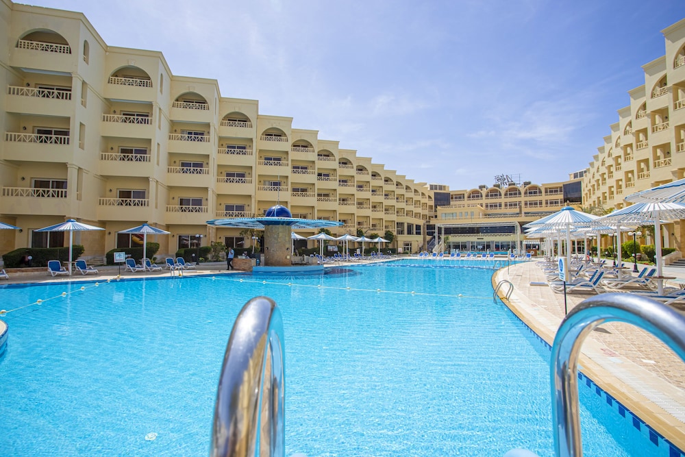 AMC Royal Hotel & Spa — Swimming pool in Hurghada, Red Sea