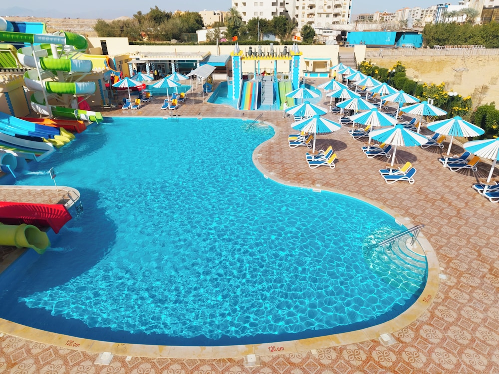 AMC Royal Hotel & Spa — Swimming pool in Hurghada, Red Sea