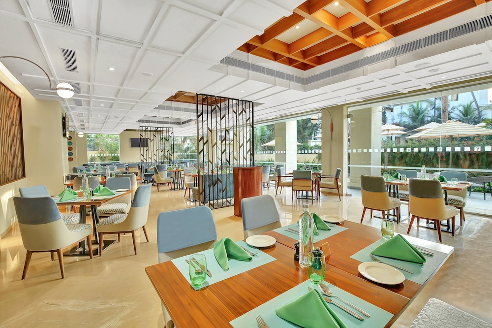 Holiday Inn Goa Candolim by IHG — Restaurant & bars in Candolim, Goa
