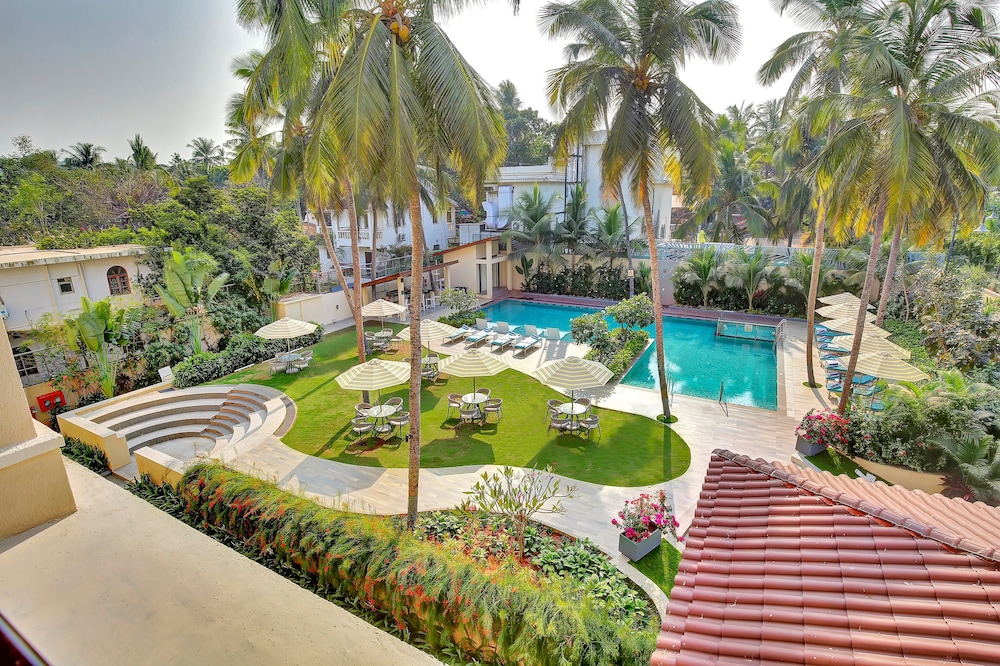 Holiday Inn Goa Candolim by IHG — Swimming pool in Candolim, Goa