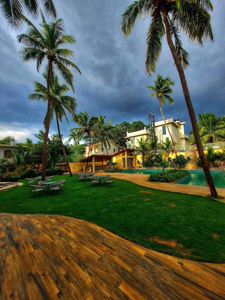 Holiday Inn Goa Candolim by IHG — Hotel building in Candolim, Goa