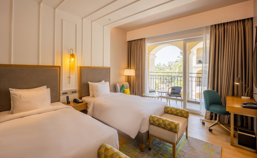 Holiday Inn Goa Candolim by IHG — Hotel rooms in Candolim, Goa