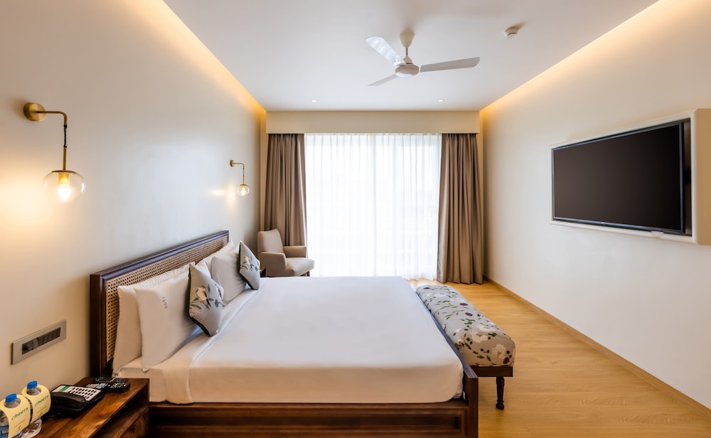 Holiday Inn Goa Candolim by IHG — Hotel rooms in Candolim, Goa