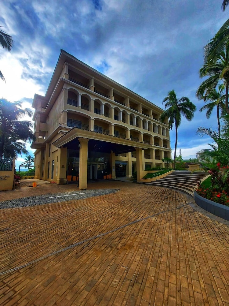 Holiday Inn Goa Candolim by IHG — Hotel building in Candolim, Goa