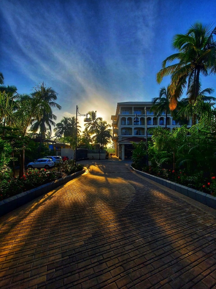 Holiday Inn Goa Candolim by IHG — Hotel building in Candolim, Goa