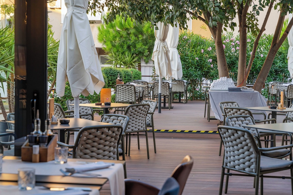 Hotel A'mare — Restaurant & bars in Zadar, Zadar
