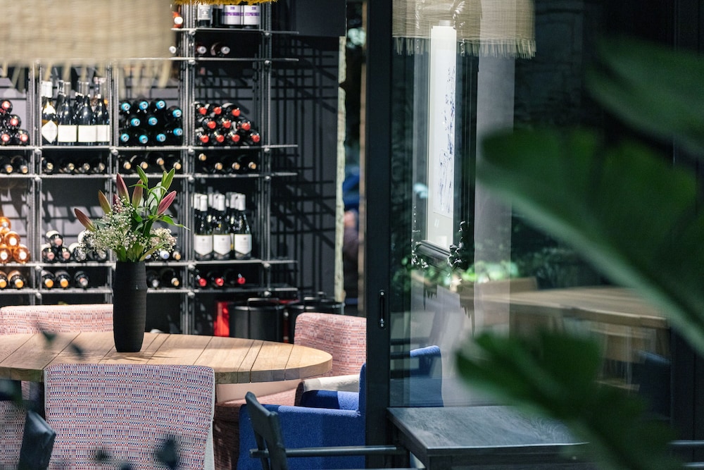 Chapter 02 Gallery Suites — Restaurant & bars in Heraklion