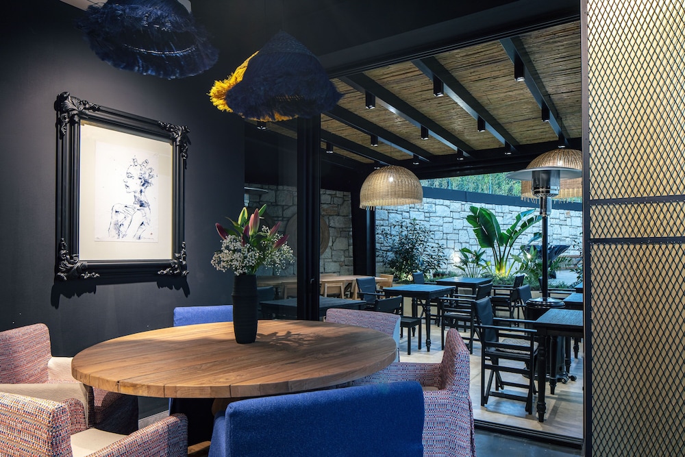 Chapter 02 Gallery Suites — Restaurant & bars in Heraklion
