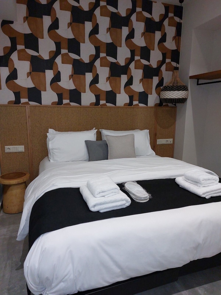 Chapter 02 Gallery Suites — Hotel rooms in Heraklion