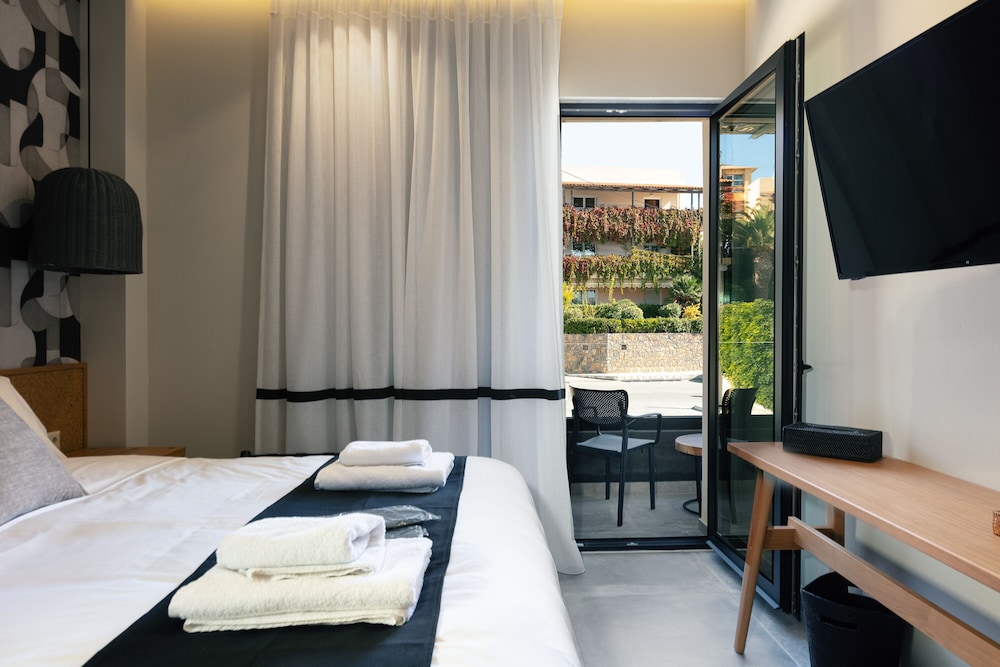 Chapter 02 Gallery Suites — Hotel rooms in Heraklion