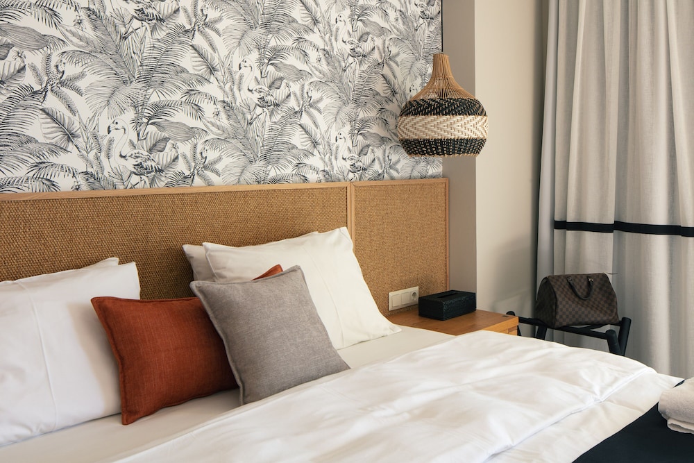 Chapter 02 Gallery Suites — Hotel rooms in Heraklion