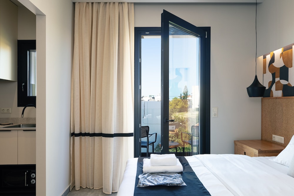 Chapter 02 Gallery Suites — Hotel rooms in Heraklion