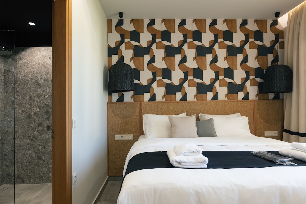 Chapter 02 Gallery Suites — Hotel rooms in Heraklion