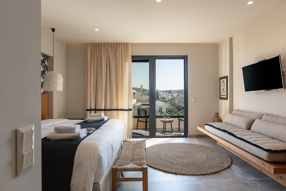 Chapter 02 Gallery Suites — Hotel rooms in Heraklion