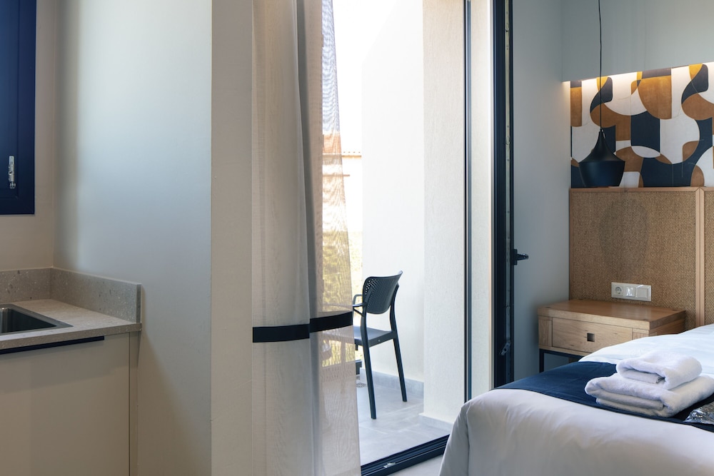 Chapter 02 Gallery Suites — Hotel rooms in Heraklion