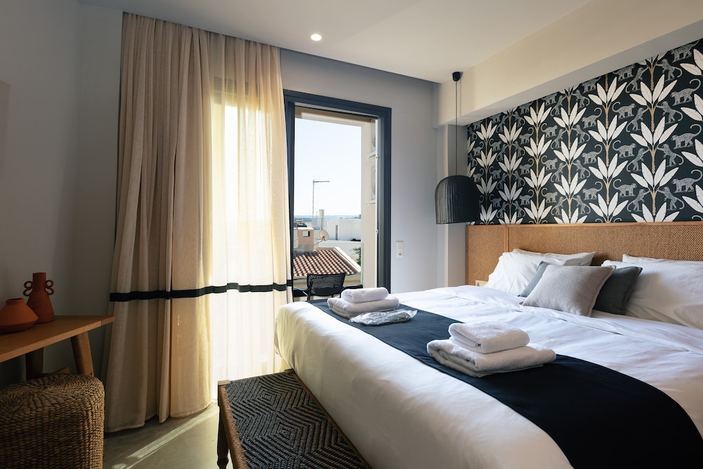 Chapter 02 Gallery Suites — Hotel rooms in Heraklion