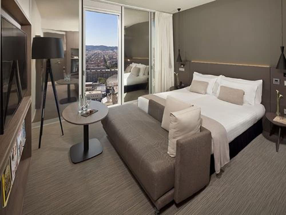 The Level At Melia Barcelona Sky — Hotel rooms in Barcelona, Catalonia
