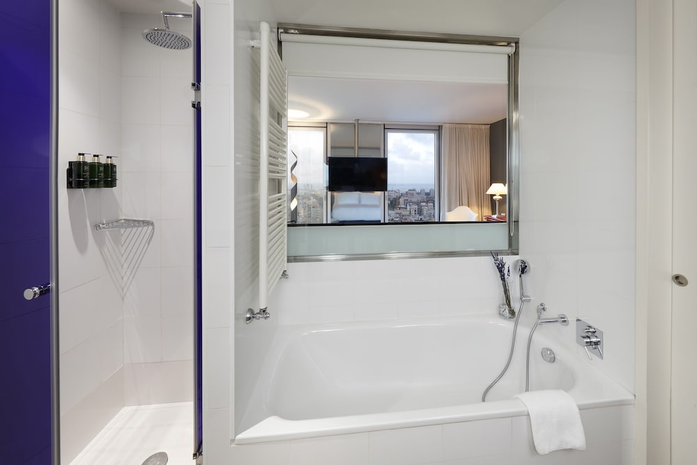 The Level At Melia Barcelona Sky — Hotel rooms in Barcelona, Catalonia