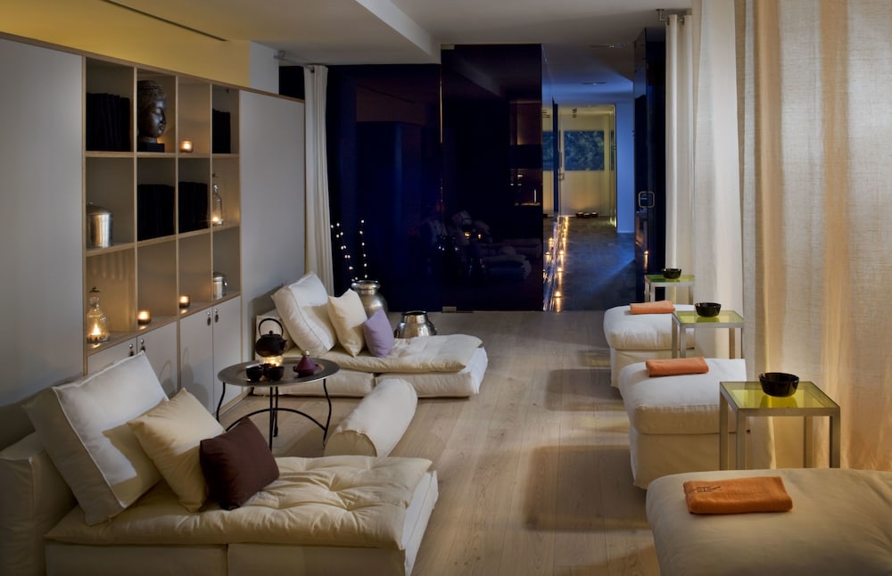 The Level At Melia Barcelona Sky — Hotel rooms in Barcelona, Catalonia