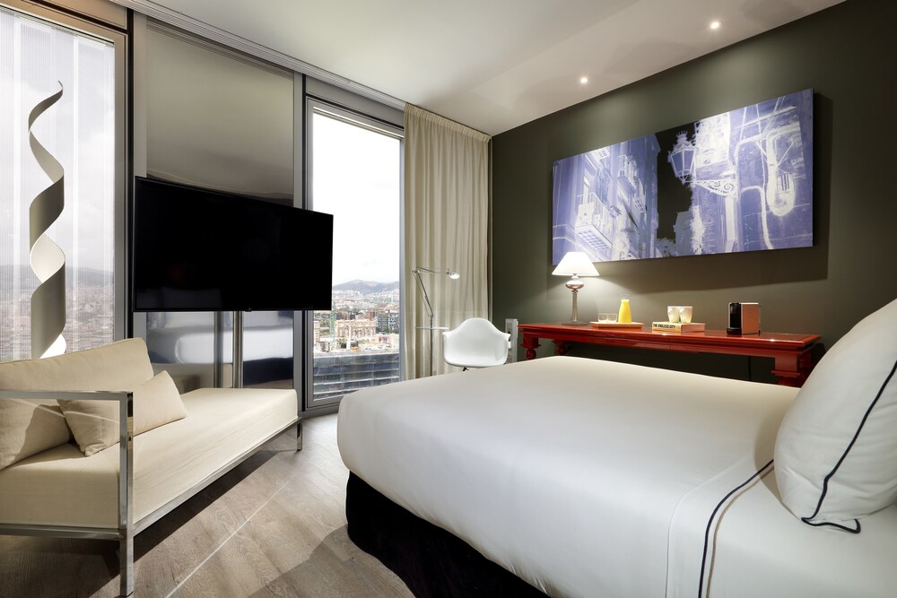 The Level At Melia Barcelona Sky — Hotel rooms in Barcelona, Catalonia