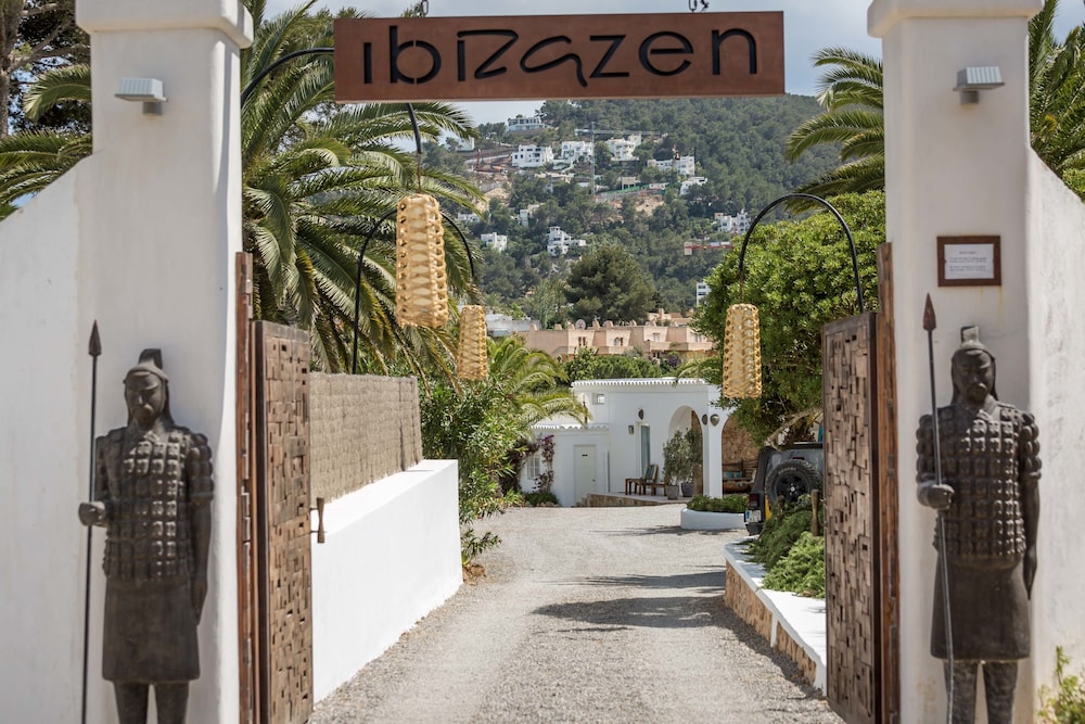 Boutique Hotel Ibizazen — Hotel building in Santa Eulalia, Balearic Islands