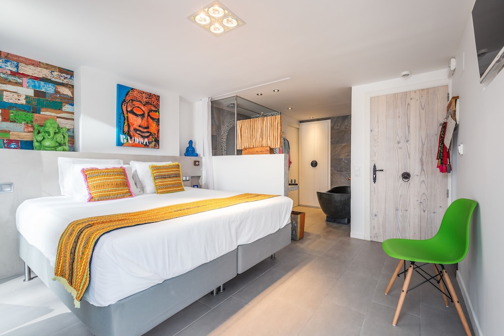 Boutique Hotel Ibizazen — Hotel rooms in Santa Eulalia, Balearic Islands