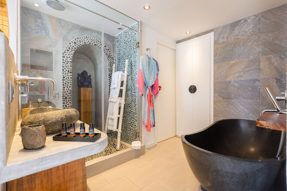 Boutique Hotel Ibizazen — Hotel rooms in Santa Eulalia, Balearic Islands