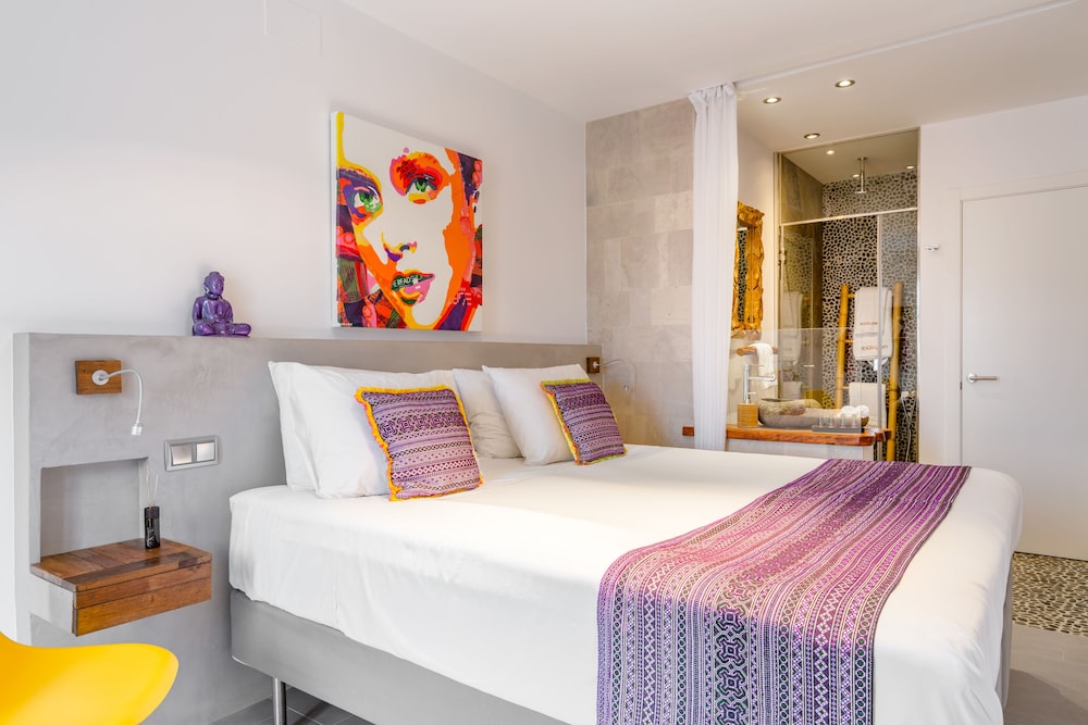 Boutique Hotel Ibizazen — Hotel rooms in Santa Eulalia, Balearic Islands