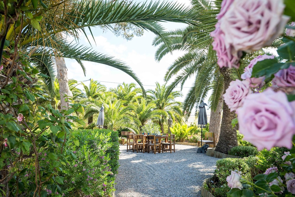 Boutique Hotel Ibizazen — Restaurant & bars in Santa Eulalia, Balearic Islands