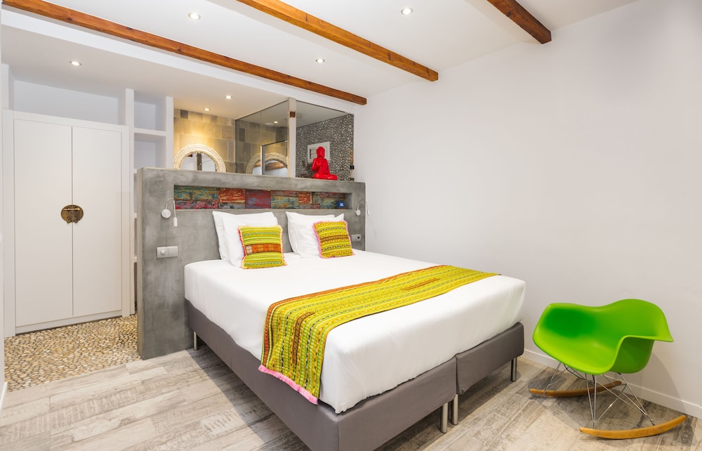 Boutique Hotel Ibizazen — Hotel rooms in Santa Eulalia, Balearic Islands