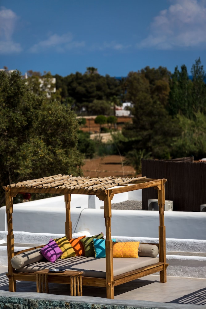 Boutique Hotel Ibizazen — Hotel building in Santa Eulalia, Balearic Islands