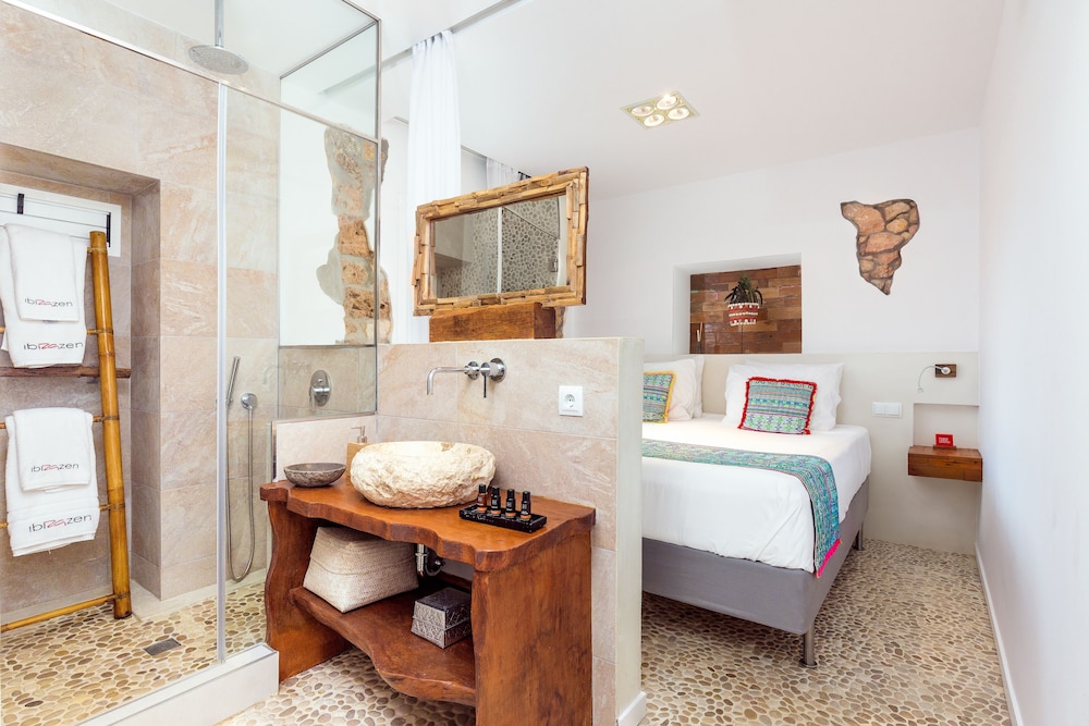 Boutique Hotel Ibizazen — Hotel rooms in Santa Eulalia, Balearic Islands
