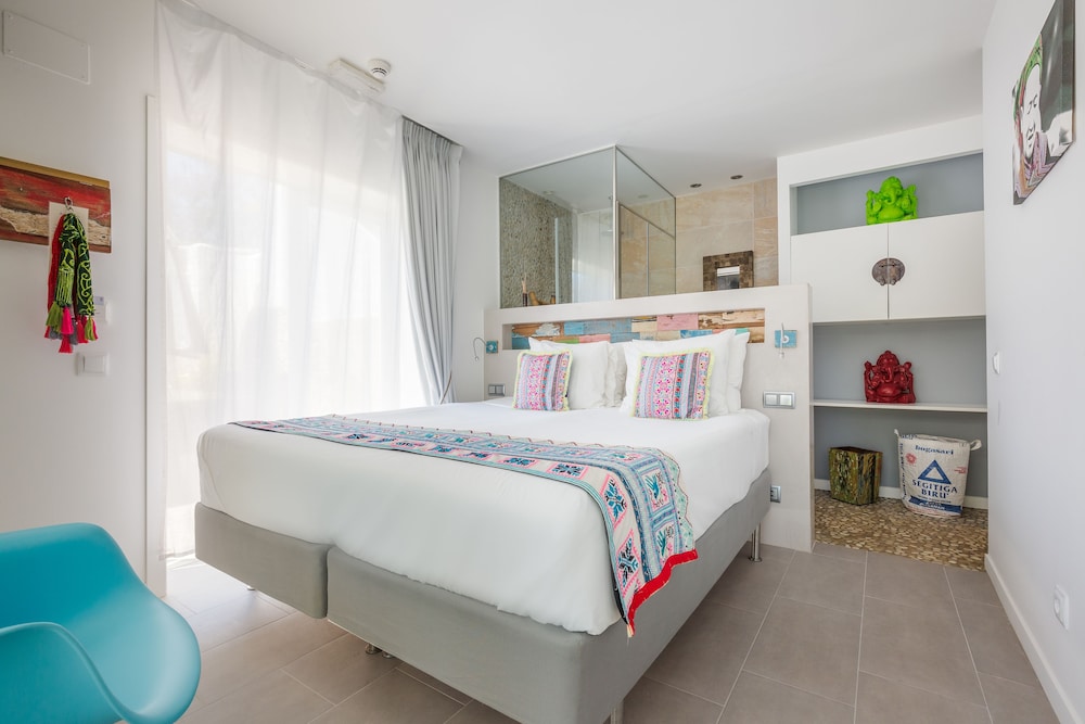 Boutique Hotel Ibizazen — Hotel rooms in Santa Eulalia, Balearic Islands