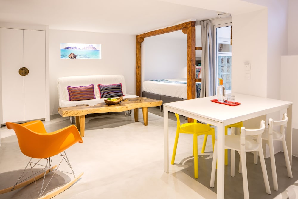 Boutique Hotel Ibizazen — Hotel rooms in Santa Eulalia, Balearic Islands