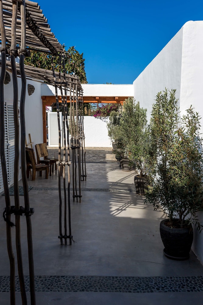 Boutique Hotel Ibizazen — Hotel building in Santa Eulalia, Balearic Islands