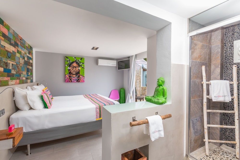 Boutique Hotel Ibizazen — Hotel rooms in Santa Eulalia, Balearic Islands