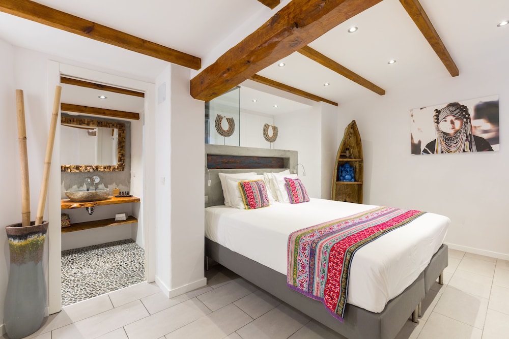 Boutique Hotel Ibizazen — Hotel rooms in Santa Eulalia, Balearic Islands