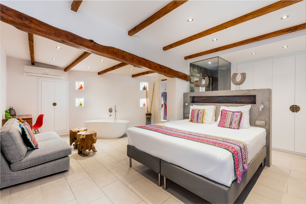 Boutique Hotel Ibizazen — Hotel rooms in Santa Eulalia, Balearic Islands