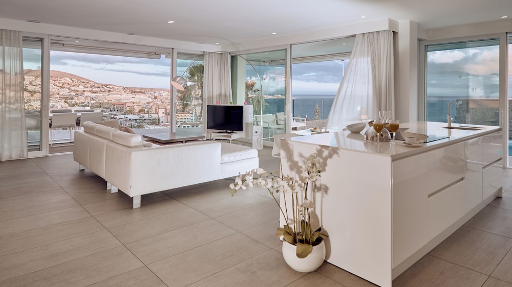 Domes Baobab Suites — Hotel rooms in Costa Adeje, Canary Islands