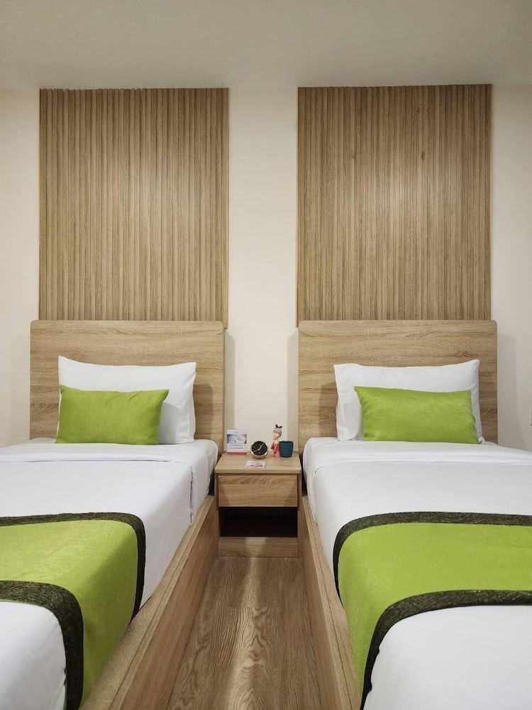 Icheck Inn Darisa Patong — Hotel rooms in Patong Beach, Phuket Province