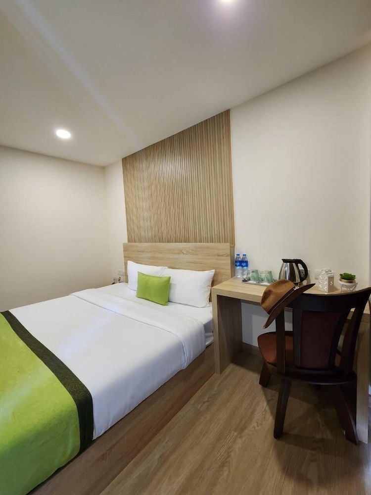 Icheck Inn Darisa Patong — Hotel rooms in Patong Beach, Phuket Province