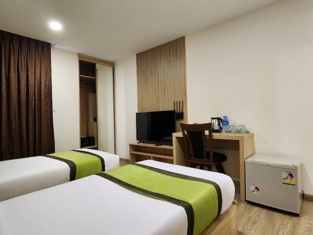Icheck Inn Darisa Patong — Hotel rooms in Patong Beach, Phuket Province
