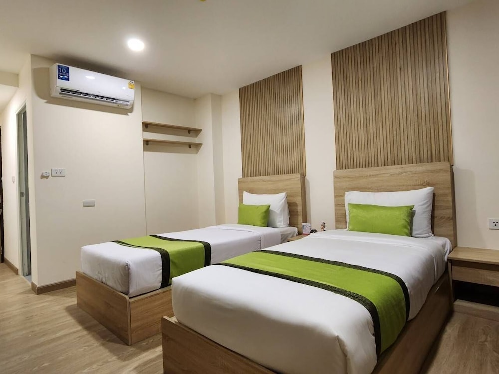 Icheck Inn Darisa Patong — Hotel rooms in Patong Beach, Phuket Province