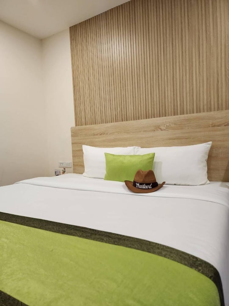Icheck Inn Darisa Patong — Hotel rooms in Patong Beach, Phuket Province