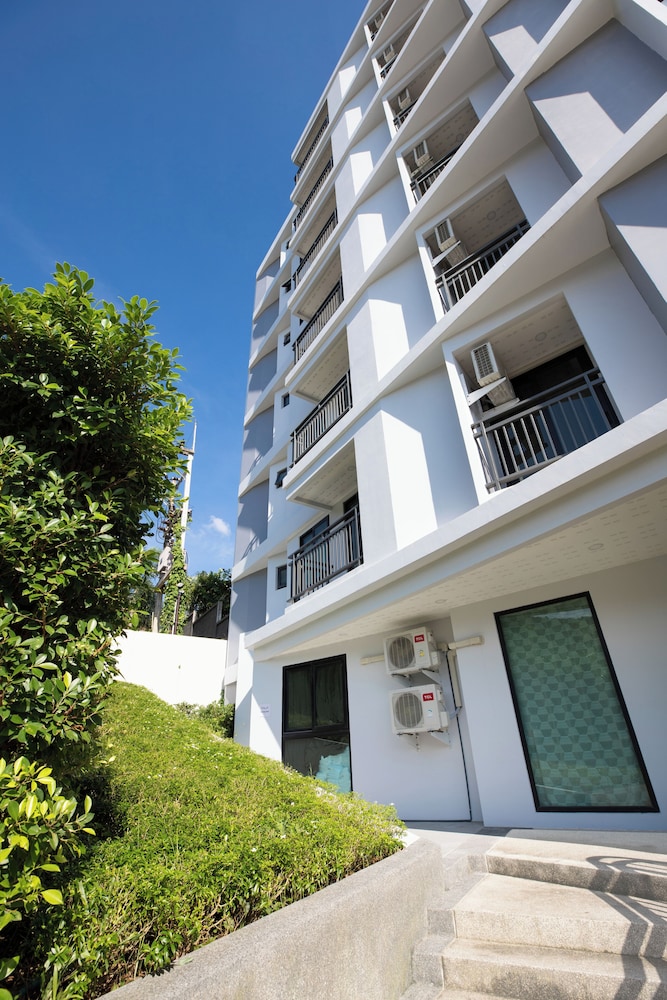 Icheck Inn Darisa Patong — Hotel building in Patong Beach, Phuket Province