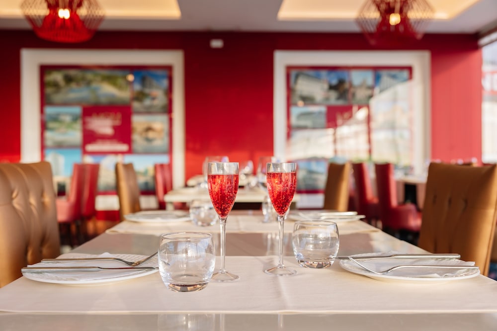 Monicca Collection Suites and Residences — Restaurant & bars in Albufeira, Faro