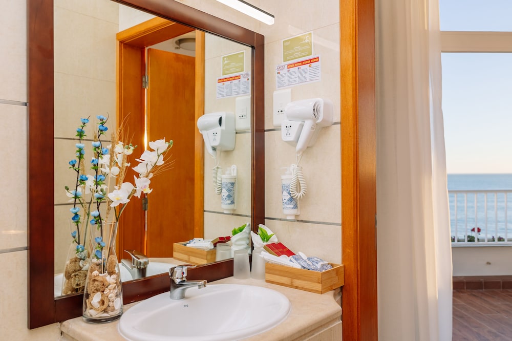 Monicca Collection Suites and Residences — Hotel rooms in Albufeira, Faro