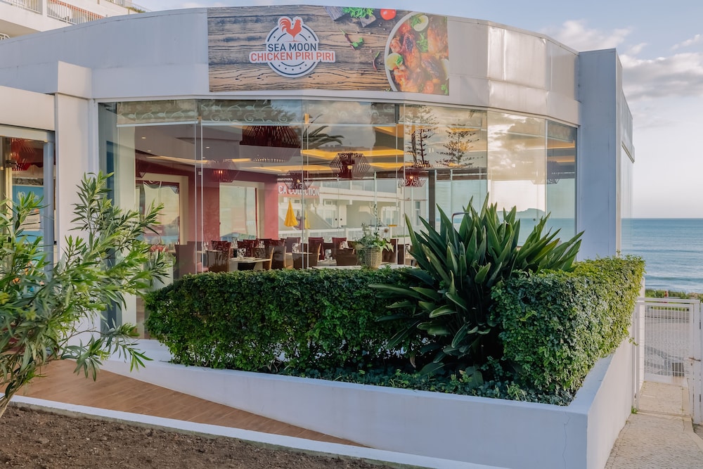 Monicca Collection Suites and Residences — Restaurant & bars in Albufeira, Faro