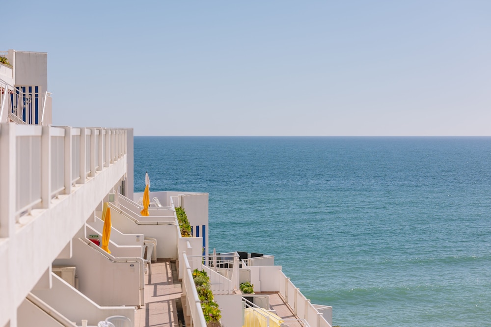 Monicca Collection Suites and Residences — Hotel building in Albufeira, Faro