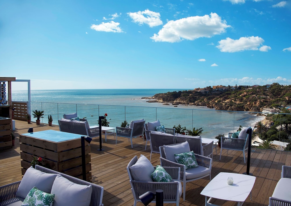 Monicca Collection Suites and Residences — Restaurant & bars in Albufeira, Faro